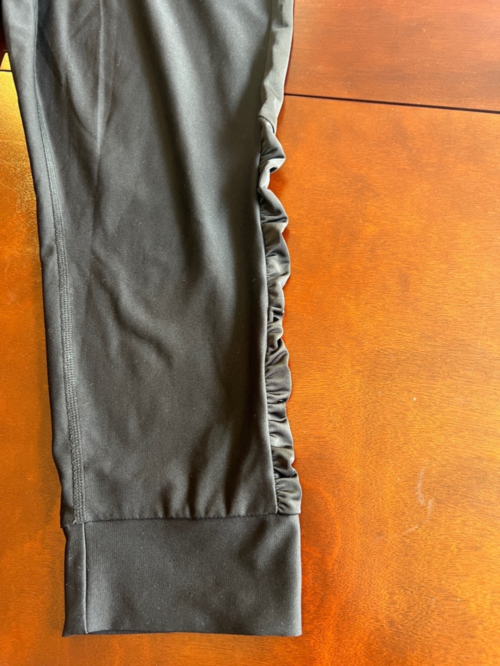 Xersion Black Ruched Side Capri Leggings - Picture 4 of 6